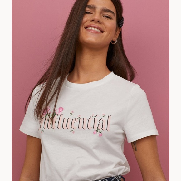 H&M White Tee - Picture 1 of 3